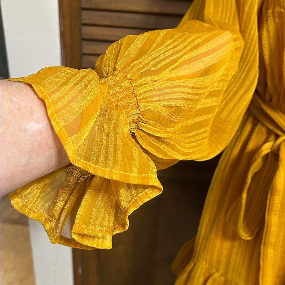 NWT Lulu's Mustard Gold Long Sleeve Ruffled Dress Size S - Picture 3 of 8